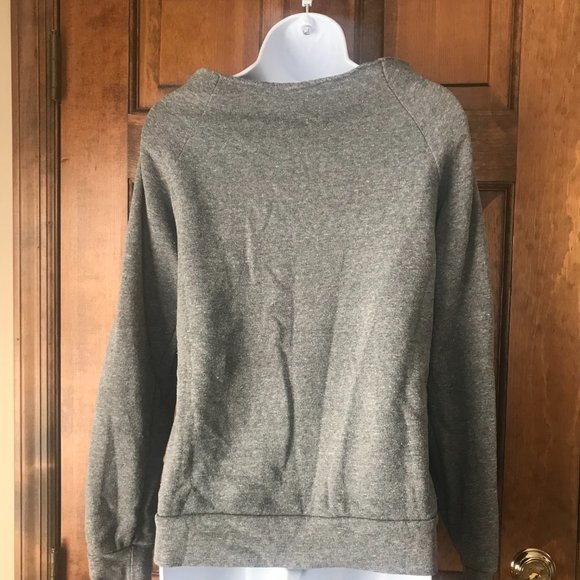 Alternative Earth Hogwarts Alumni w/School Crest Gray V-Neck Sweatshirt Large - Picture 9 of 12